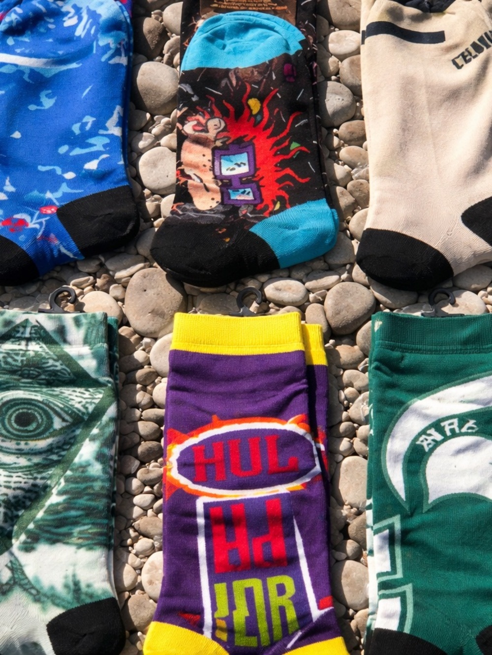 6 pair Men's Large/X-large authentic classics graphic crew socks lot of 6 pairs!